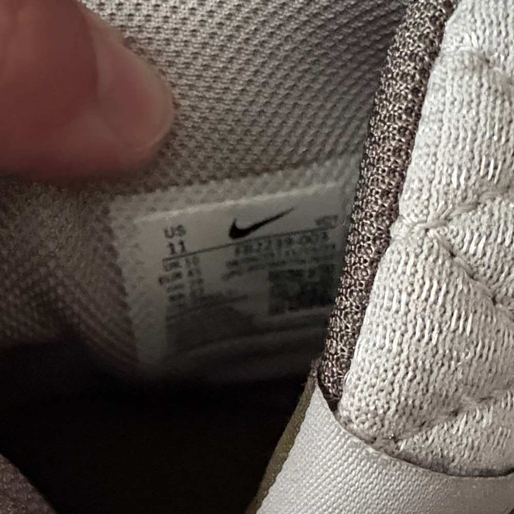 Nike men’s Athletic Shoes - Picture 5 of 6